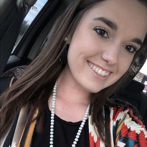 Meet your Posher, Danielle